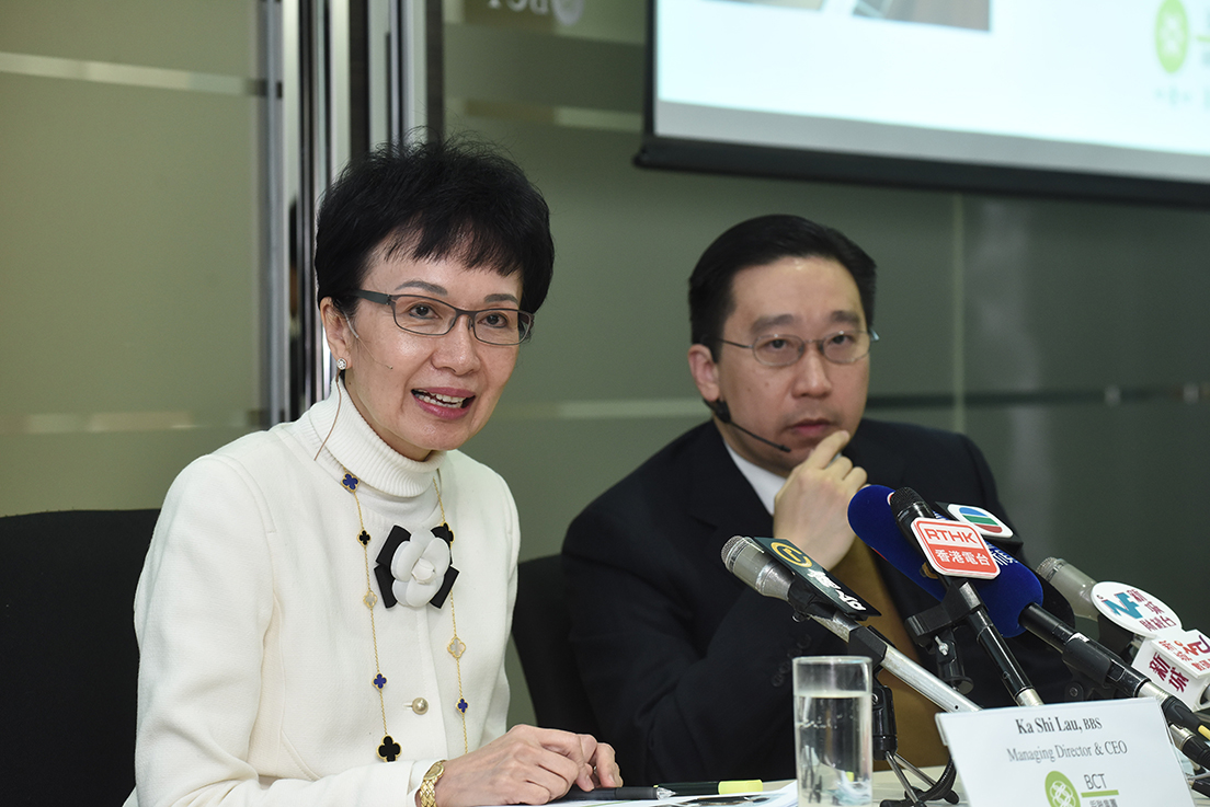 Ms. Ka Shi Lau forecasted continued market volatility in 2016 and reminded members to avoid switching funds in speculating short-term market trends, and that a long-term investment approach on retirement planning should be adopted.